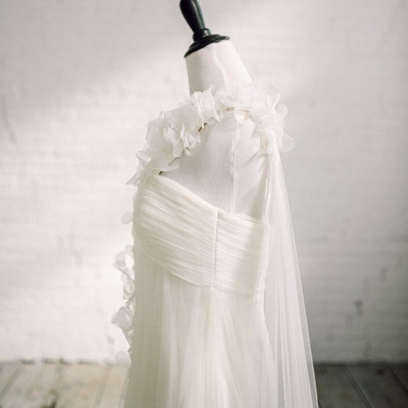 Manuel Mota Pronovias Wedding Dress 4 One Shoulder - Picture 6 of 8